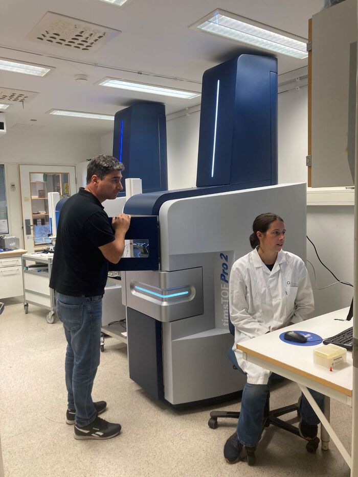 installation of timsTOF pro2 mass spectrometer at OUS